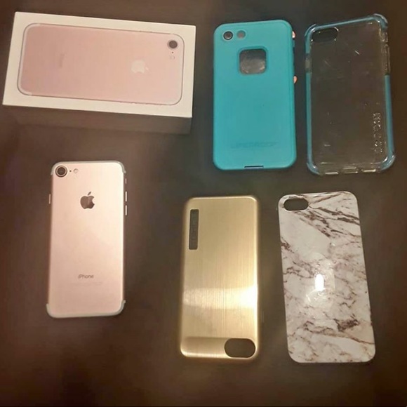 iPhone 7 - Picture 2 of 3